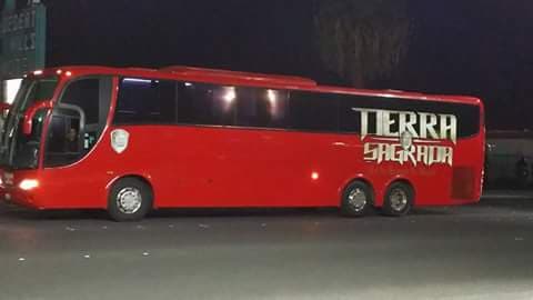 Así era el primer 'Sagradobus' de la banda en sus inicios.