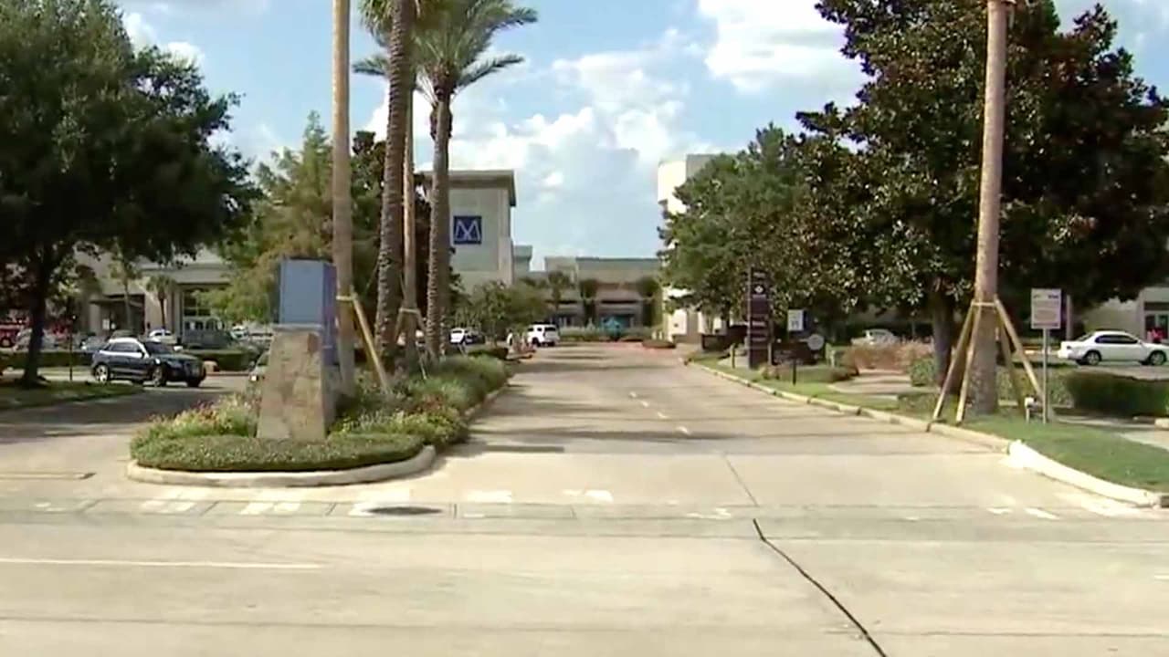 Investigadores desmintieron las dos versiones y agregaron que un sospechoso amenazó con quitarse la vida.