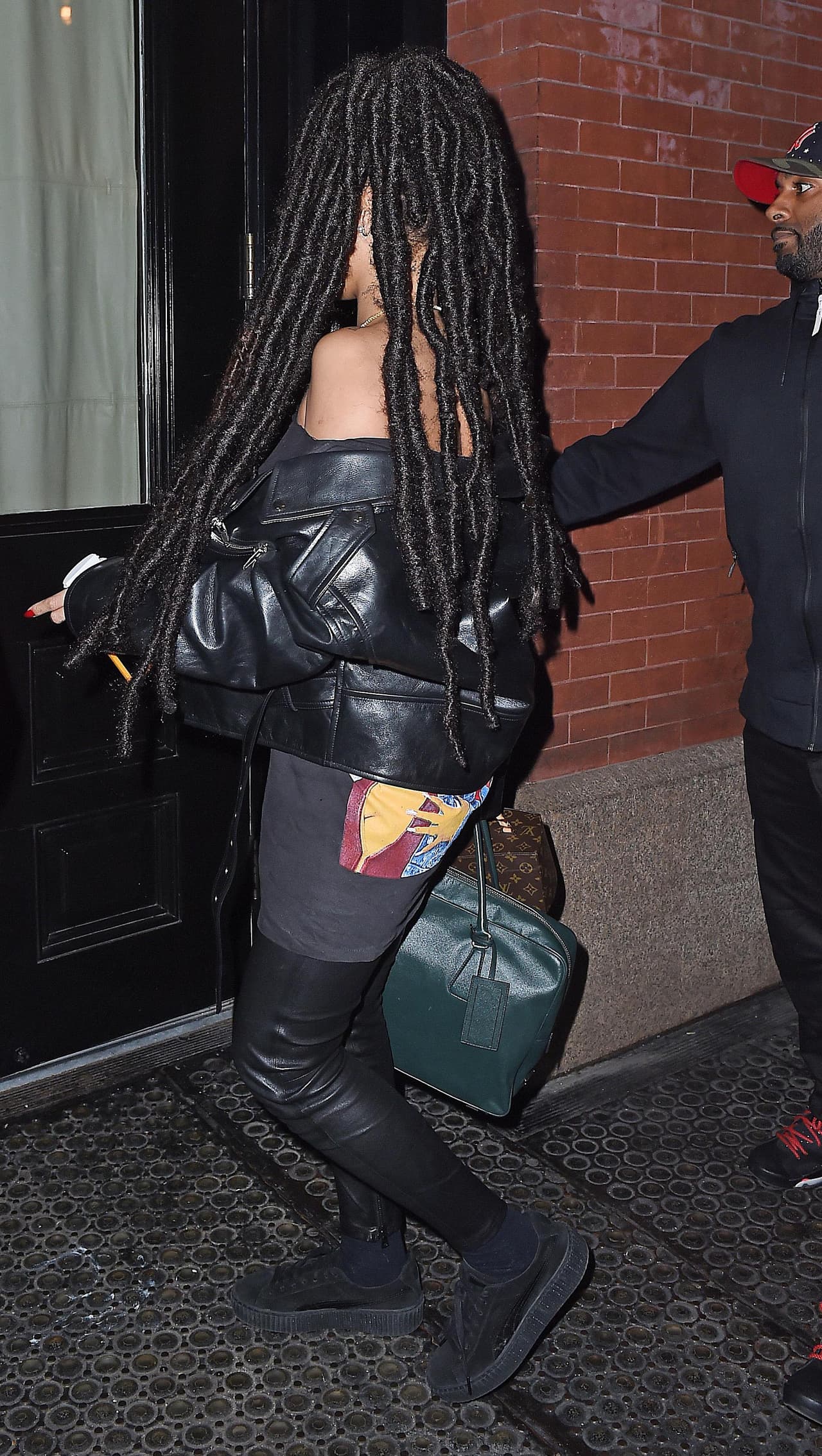 Pero tal vez hay algo que aún no termina de convencer a la bella Rihanna.