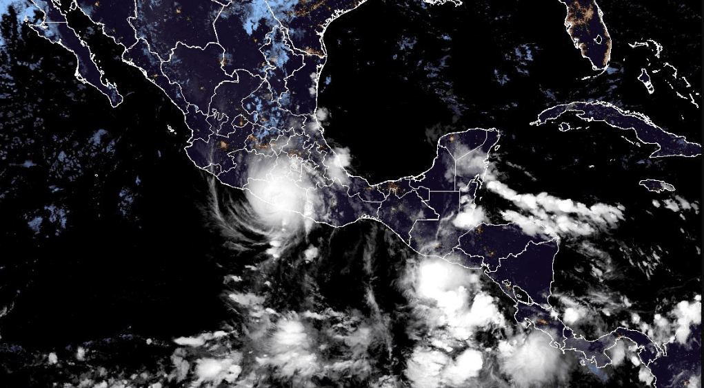 Otis toca tierra cerca de Acapulco como un devastador huracán categoría 5