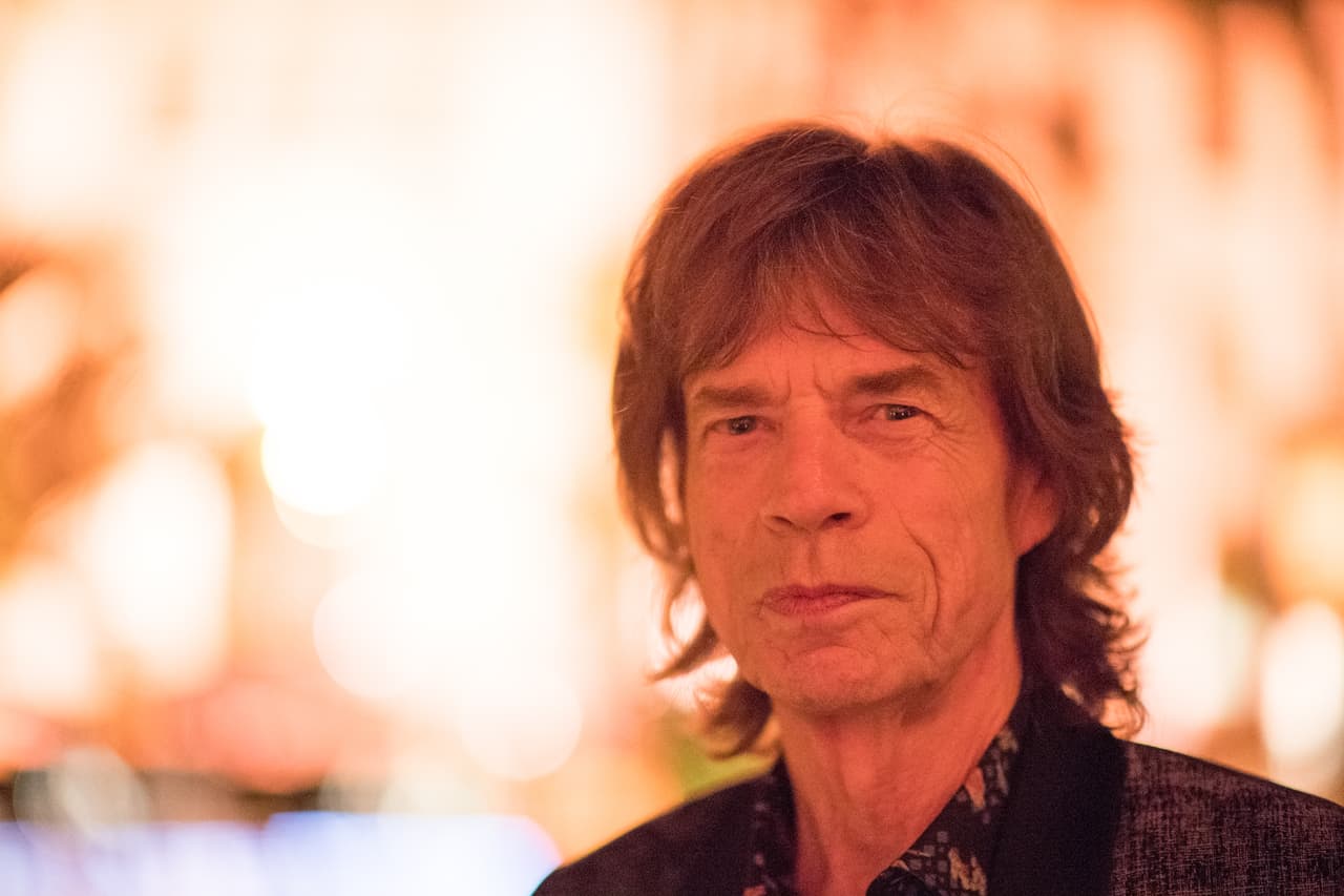BEVERLY HILLS, CA - FEBRUARY 26: Mick Jagger attends the 2017 Vanity Fair Oscar Party hosted by Graydon Carter at Wallis Annenberg Center for the Performing Arts on February 26, 2017 in Beverly Hills, California.