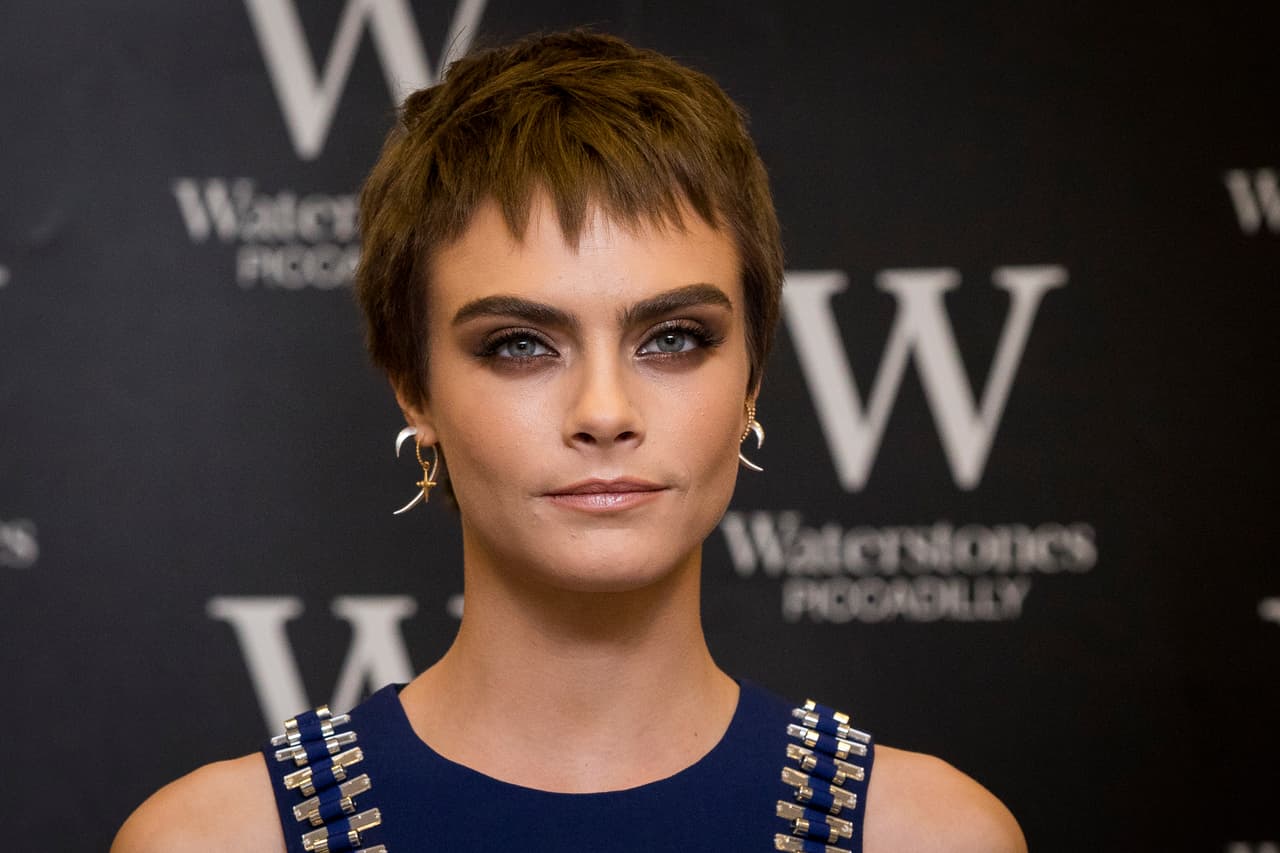 La modelo Cara Delevingne, la cantante Florence Welch, las actrices Celine Buckens, Charlotte Ritchie y Tara Fitzgerald son algunas celebridades que han estudiado en el colegio Thomas's Battersea.
<br>