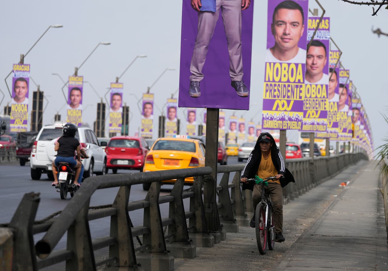 Concluye batolaje para elegir al nuevo presidente de Ecuador tras una campaña violenta