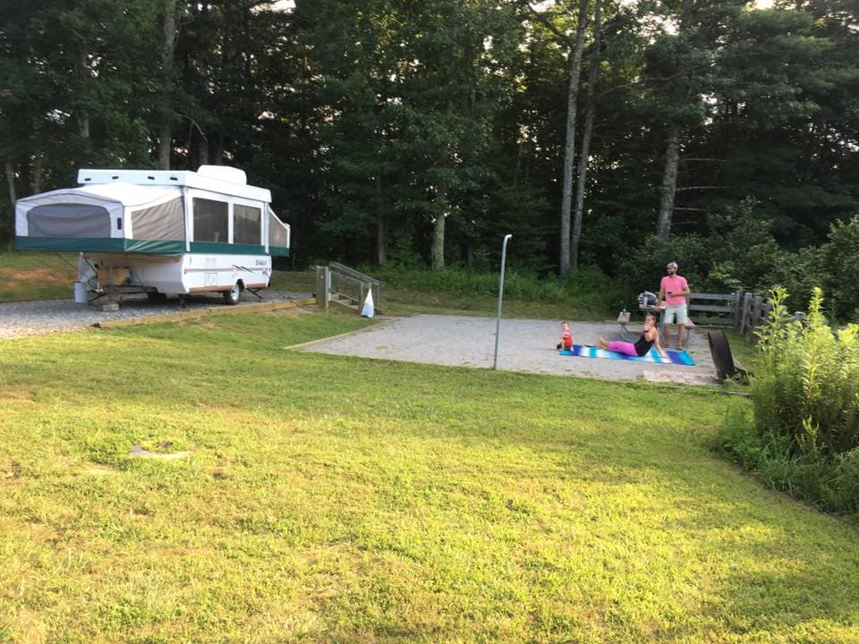 Todos los accesos permiten usar kayaks e inflables para remar o flotar a lo largo del río suave y poco profundo. Los campamentos solo para remar también brindan una experiencia remota.