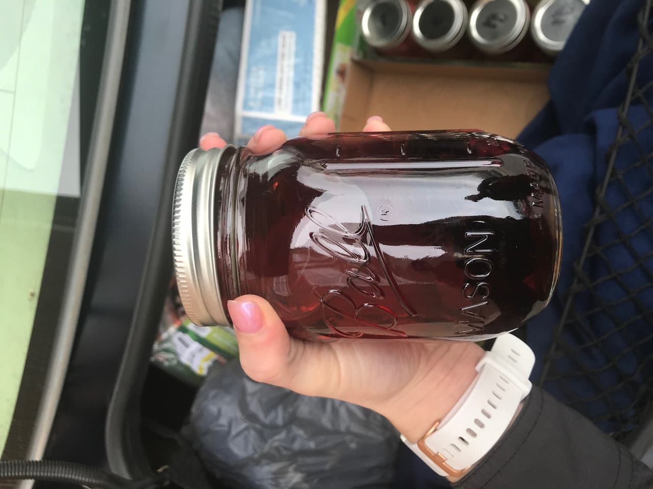 Harris afronta múltiples cargos por conducir con una licencia revocada, preparación ilegal de bebidas, vender bebidas alcohólicas sin permiso, entre otros.