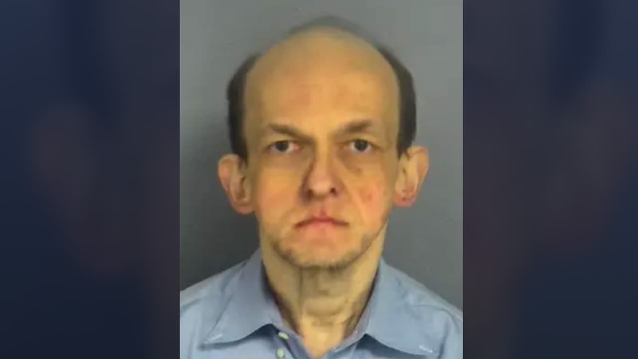 Arrestan a delincuente sexual registrado que acaba de salir de prisión: trataba de reunirse con un niño de 14 años 