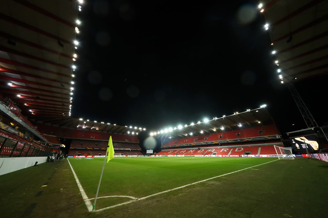 El estadio tiene una capacidad para 30.143 personas, aunque no estaba contemplado el lleno.