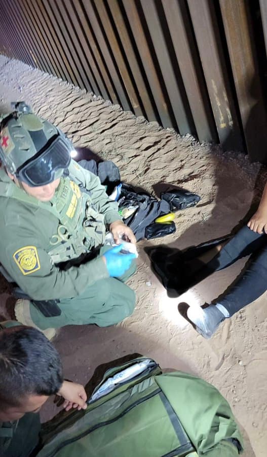 “Se han reportado cientos de fracturas en extremidades, cabeza, caderas o columna vertebral, así como muchos casos en los que hay posibilidades de quedar inhabilitados de por vida o de morir”, alertó el diplomático mexicano en el video.