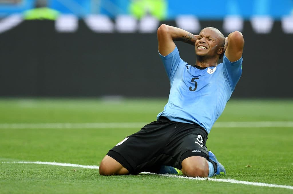 Carlos Sánchez (mediocampista), 33 años. De discreto Mundial (solo fue titular contra Arabia), es uno de los históricos en la zona de volantes. Actuó en Monterrey, hoy lo hace con Santos en Brasil.