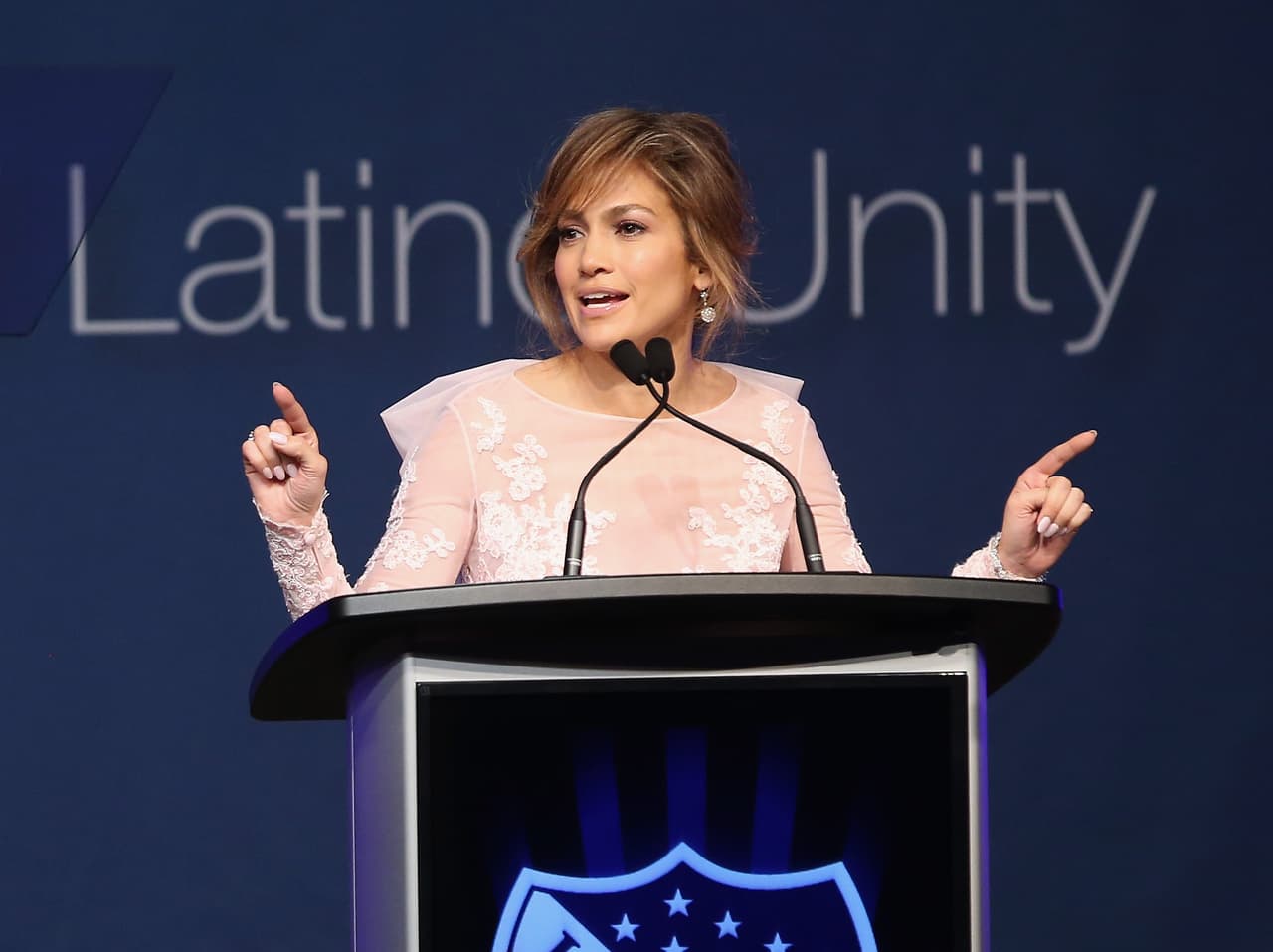 En julio de 2014 coincidieron en la Convención Nacional para el Empoderamiento de los Latinos, donde Jlo fue la encargada de introducir a Michelle Obama.