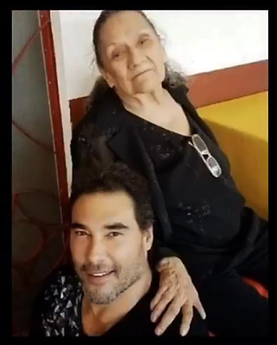 “Contamos uno que otro chiste que ya sabíamos ella y yo. Después de unas horas, me despedí”.