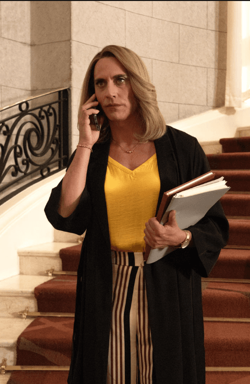 <b>'La casa de las flores' (2018)</b>
<br>El exitoso proyecto de Manolo Caro integró a María José, una abogada trans que, junto a Paulina de la Mora (Cecilia Suárez), se volvió uno de los favoritos. Aun cuando el público amó la relación, las frases entre ambas, y que fueron de las primeras producciones en incluir personajes trans, las críticas llegaron de inmediato.