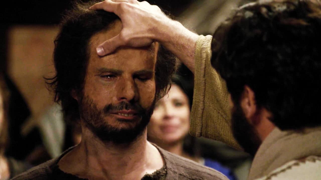 Durante la cena en honor a Jesús en casa de Arimatea, el hijo de Dios curó a un joven, conocido como '
<b>Monstruo</b>', de sus deformaciones, lo que dejó impresionados a sus discípulos y asistentes.