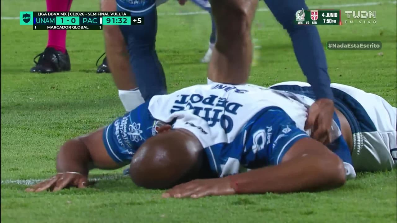 ¡El oso del año! ¡Salomón Rondón falla solo frente a la portería increíble!