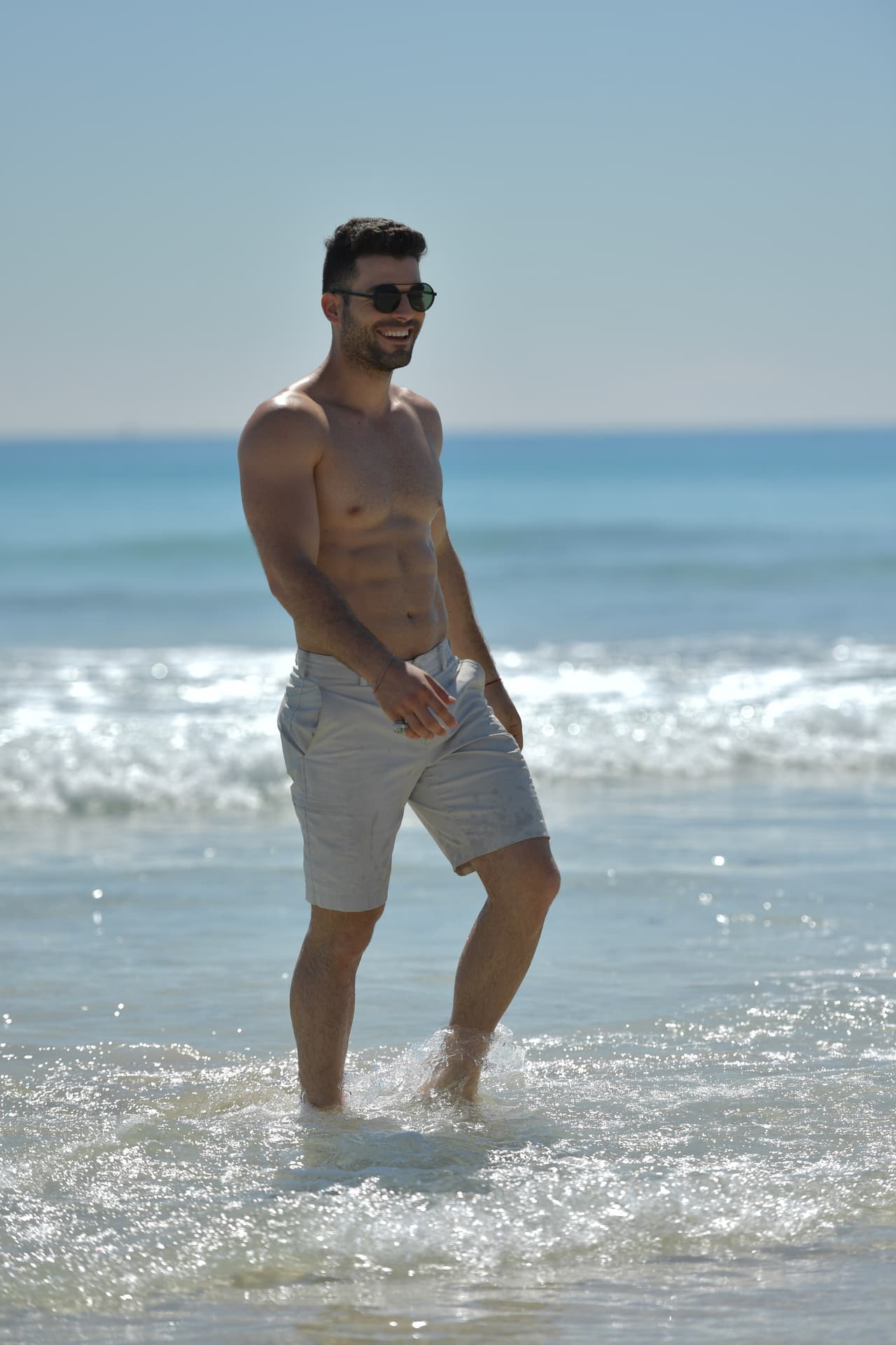 Busca sus temas "Quiero" Ft. Jota Chris y "Una mordidita" en YouTube.