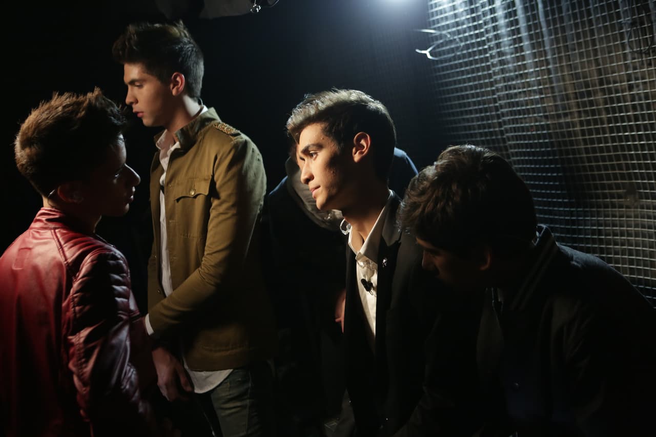 Te llevamos en exclusiva detrás del primer show de La Banda LIVE. We take you behind the scenes.