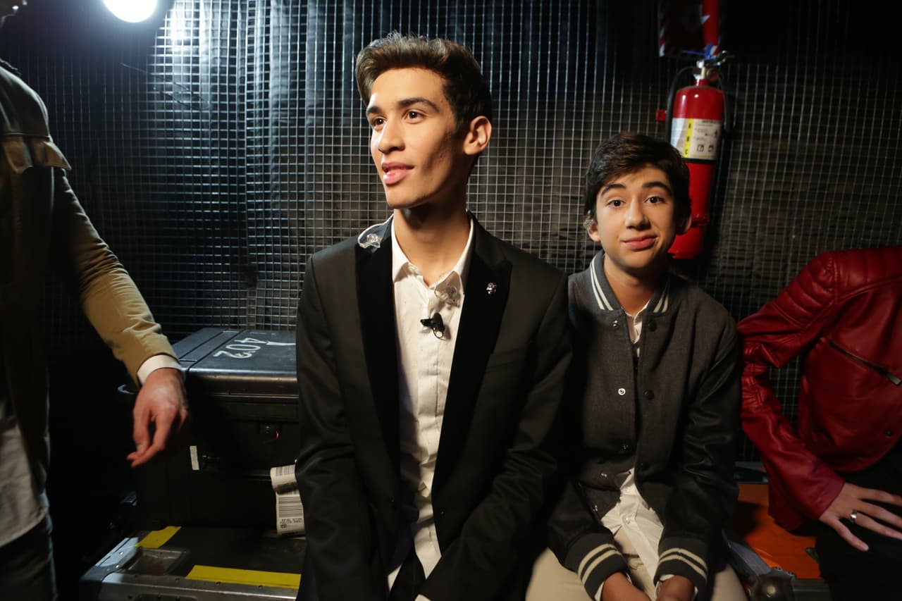 Te llevamos en exclusiva detrás del primer show de La Banda LIVE. We take you behind the scenes.