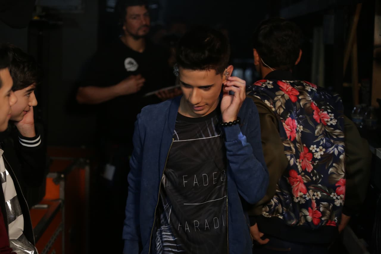 Te llevamos en exclusiva detrás del primer show de La Banda LIVE. We take you behind the scenes.