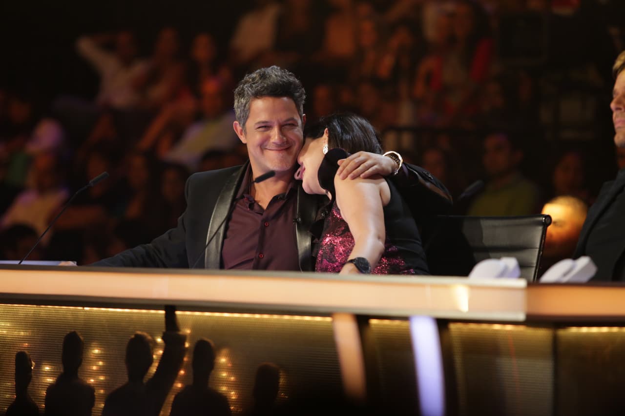 Te llevamos en exclusiva detrás del primer show de La Banda LIVE. We take you behind the scenes.