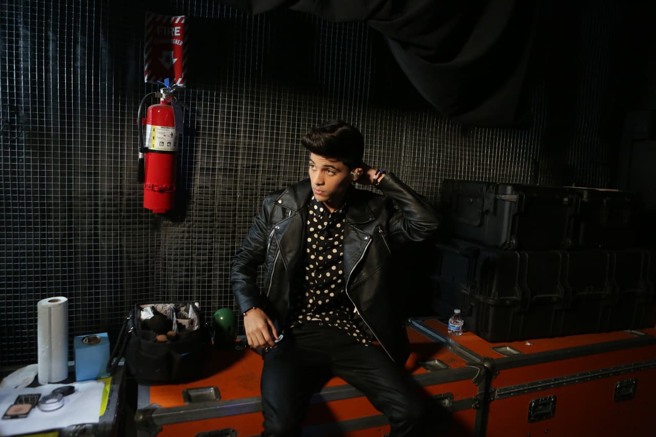 Te llevamos en exclusiva detrás del primer show de La Banda LIVE. We take you behind the scenes.