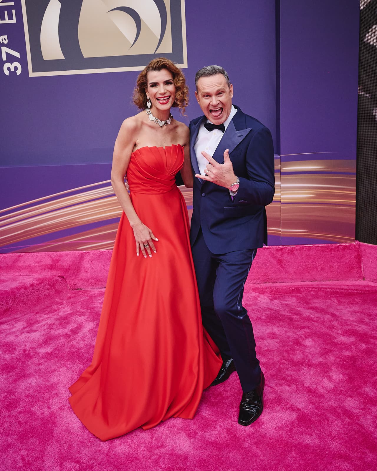 Mark Tacher y su esposa en PLN 2025