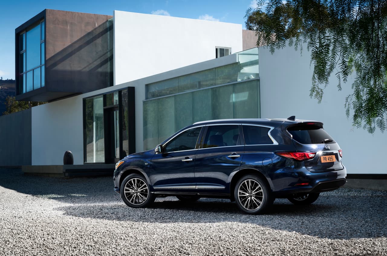 The 2017 INFINITI QX60, a core model in the company's lineup, continues to blend luxury and function with an uncanny grace. This 7-passenger INFINITI continues to be offered with front-wheel drive or with INFINITI's Intelligent All-Wheel Drive.