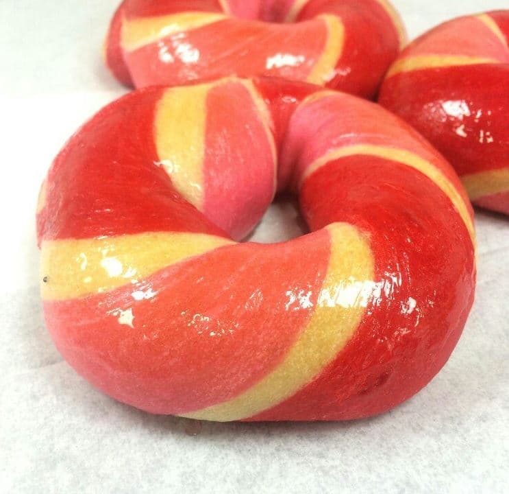 Para conocer su menú: shop.thebagelstoreonline.com