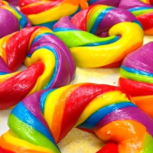 The Bagel Store está vendiendo unos bagels que parecen sacados de un mundo de fantasía.