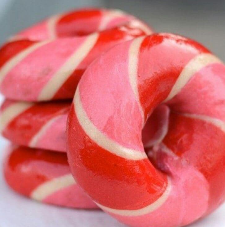 The Bagel Store está vendiendo unos bagels que parecen sacados de un mundo de fantasía.