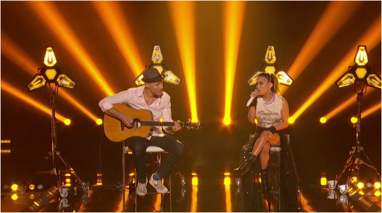 <b>Ally Brooke</b> cantó en español para el público del TeletonUSA el tema 'Supérame' e invitó al público a donar.