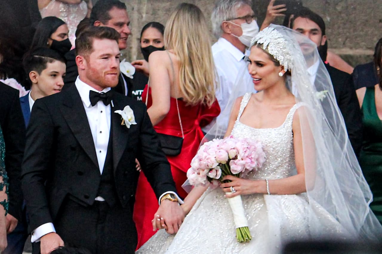Luego de protagonizar 'la boda del año', 'Canelo' Álvarez y Fernanda Gómez no dejan de estar en las portadas de los medios.