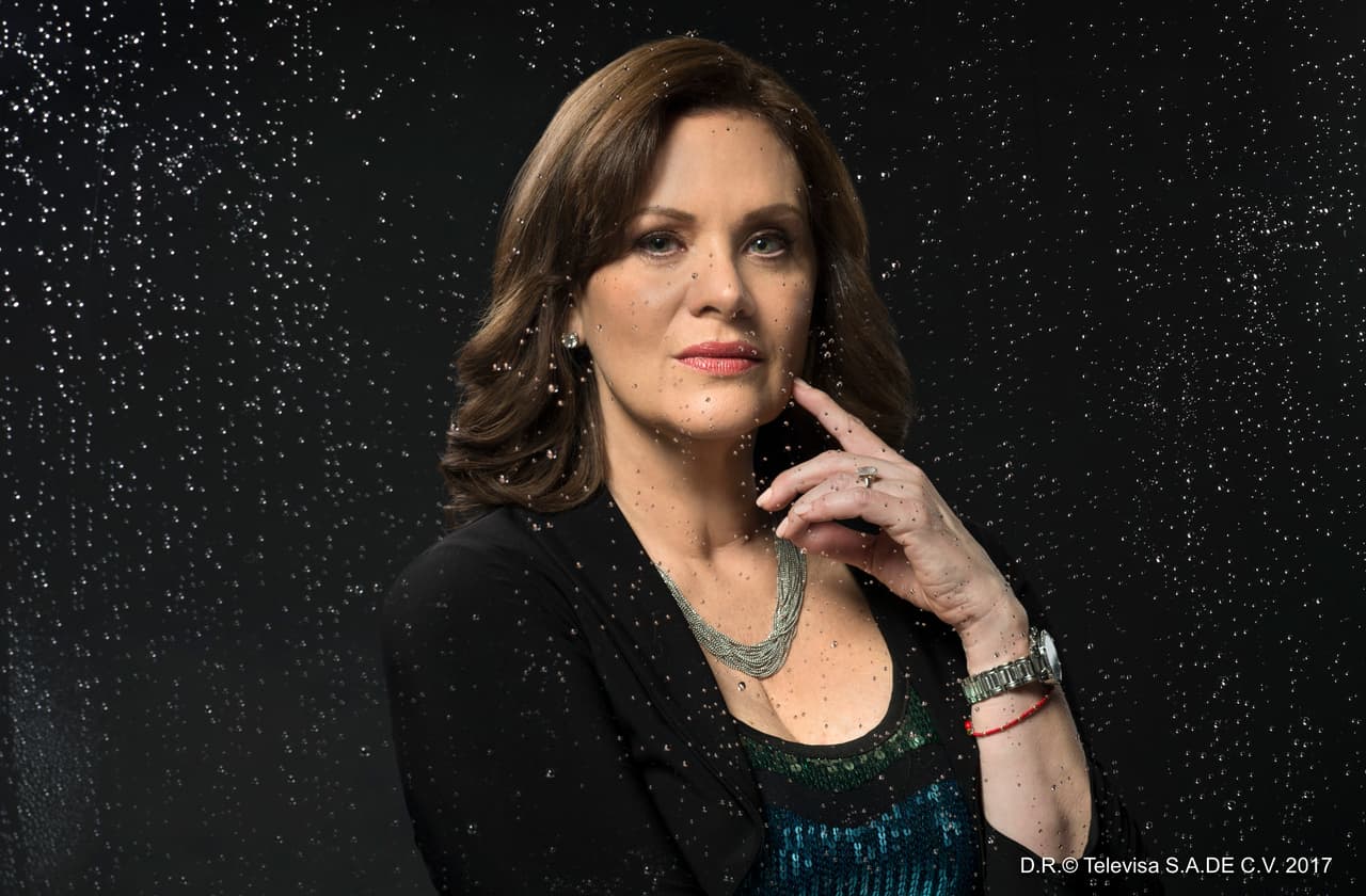 <b><a href="http://www.univision.com/temas/erika-buenfil">Erika Buenfil </a></b>tiene un hijo en la vida real de apenas 12 años de edad, muy lejana a la edad de 
<b><a href="http://www.univision.com/temas/david-zepeda">Zepeda</a></b>.