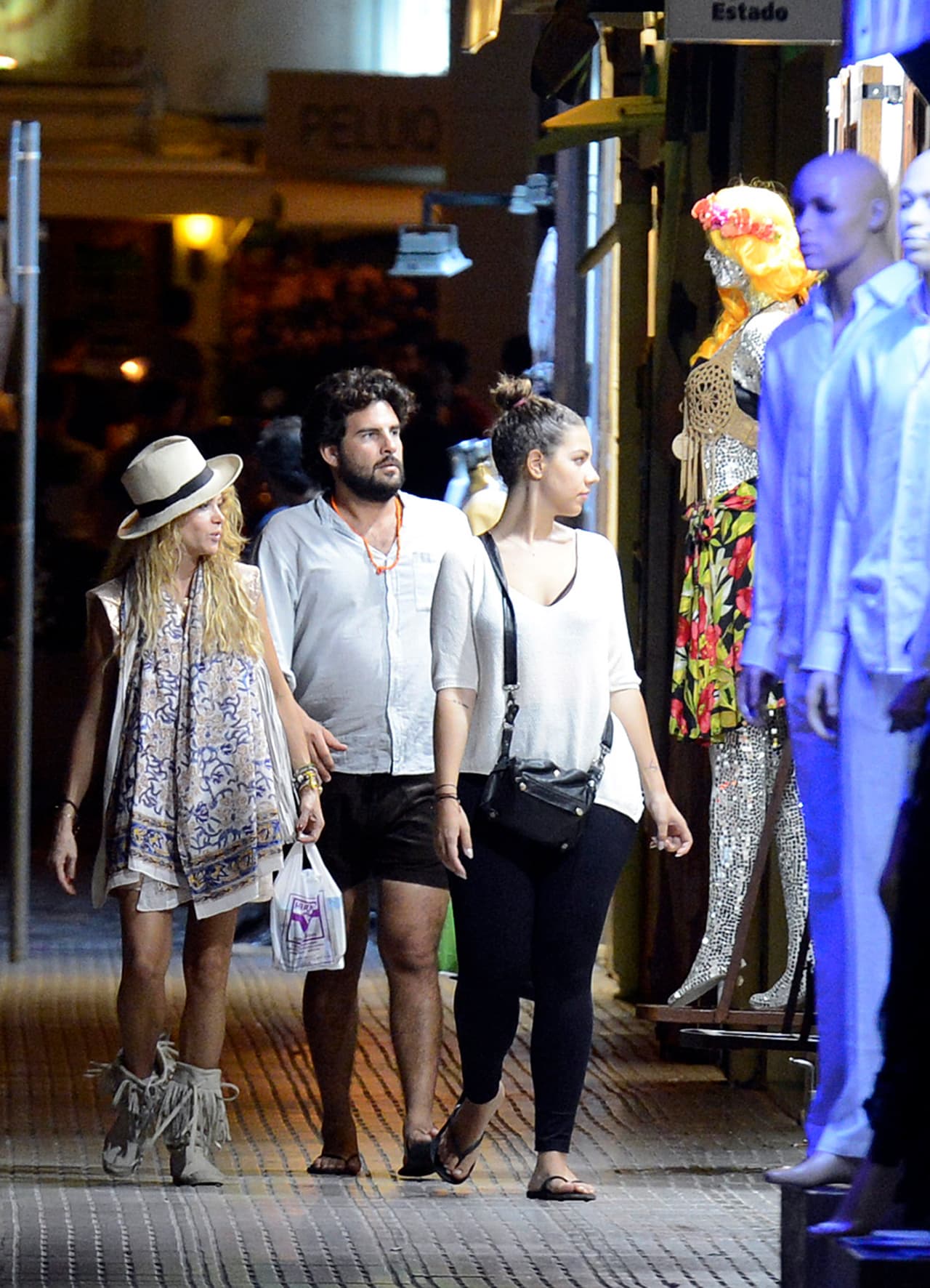 ¿Dónde habrá dejado la cantante a su pequeño hijo Nicolás?