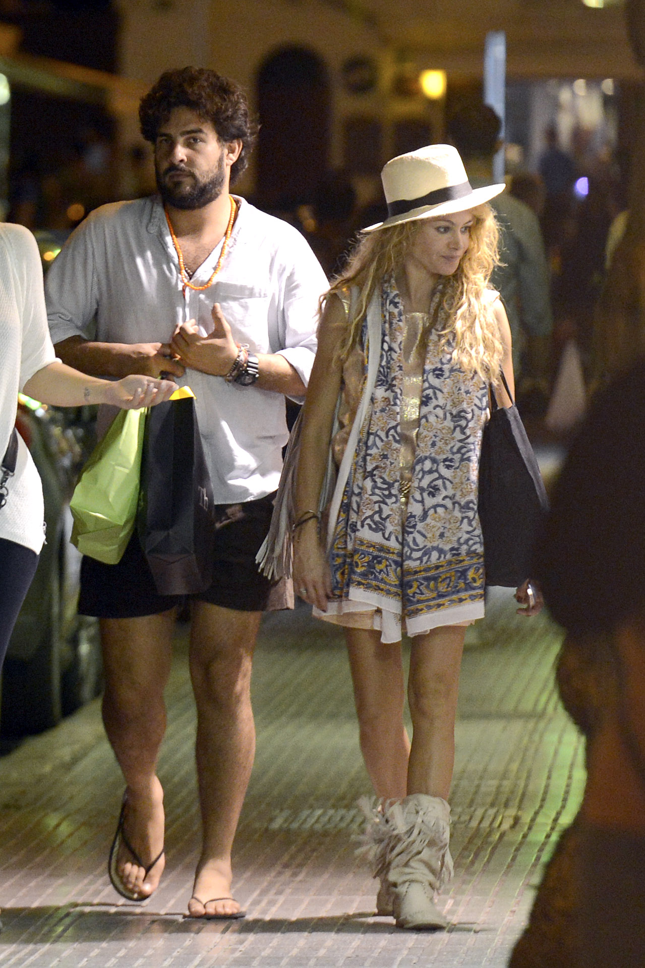 Seguro aprovechó que su ex marido pasó tiempo con él para descansar al lado de su amado galán.