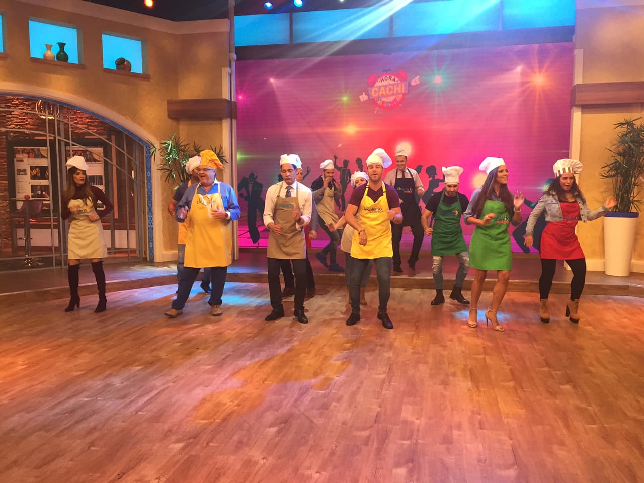 ¡La felicidad se contagia! Rodéate de personas que sepan disfrutar de la vida.