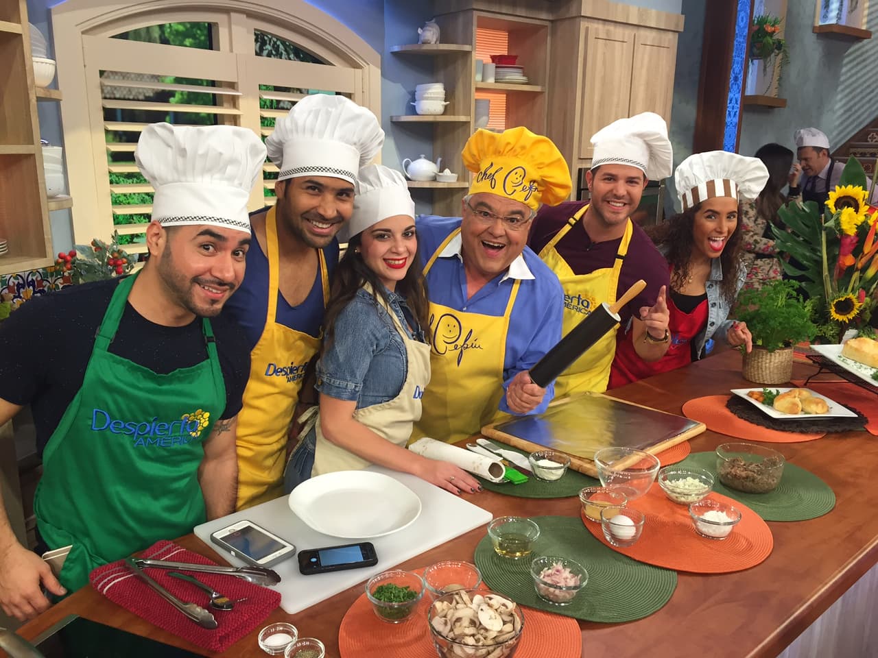 "Barriga llena, corazón contento", comparte tus recetas con las personas que más quieres.