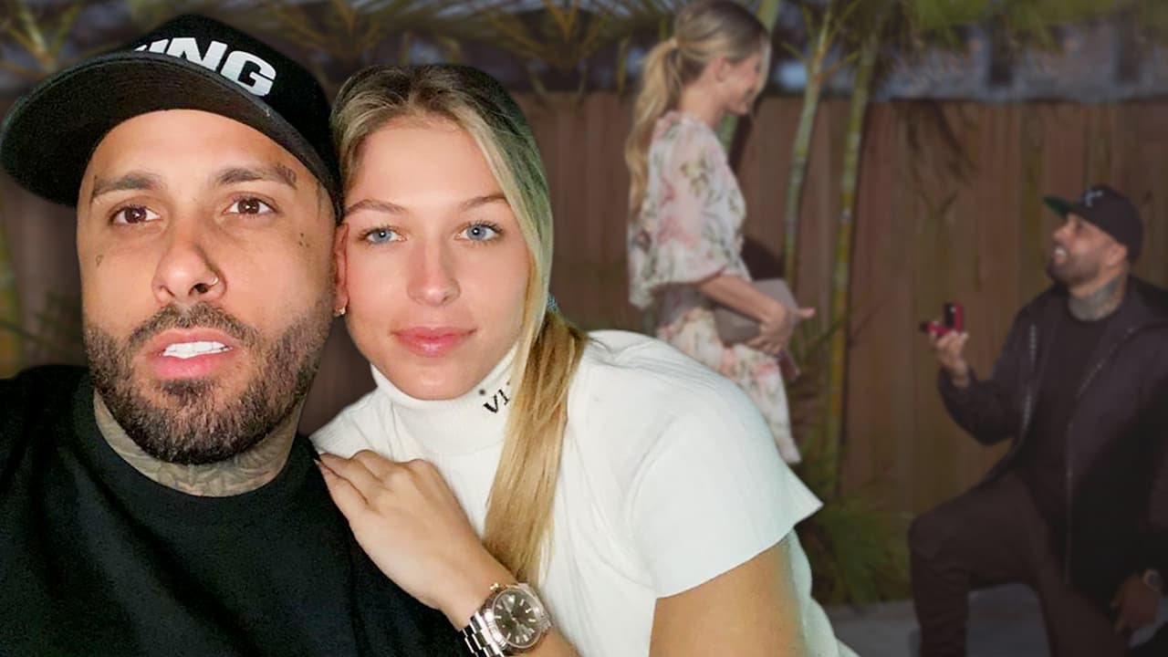 Nicky Jam se pone de rodillas y le entrega el anillo a su novia Cydney Moreau en el Día de San Valentín