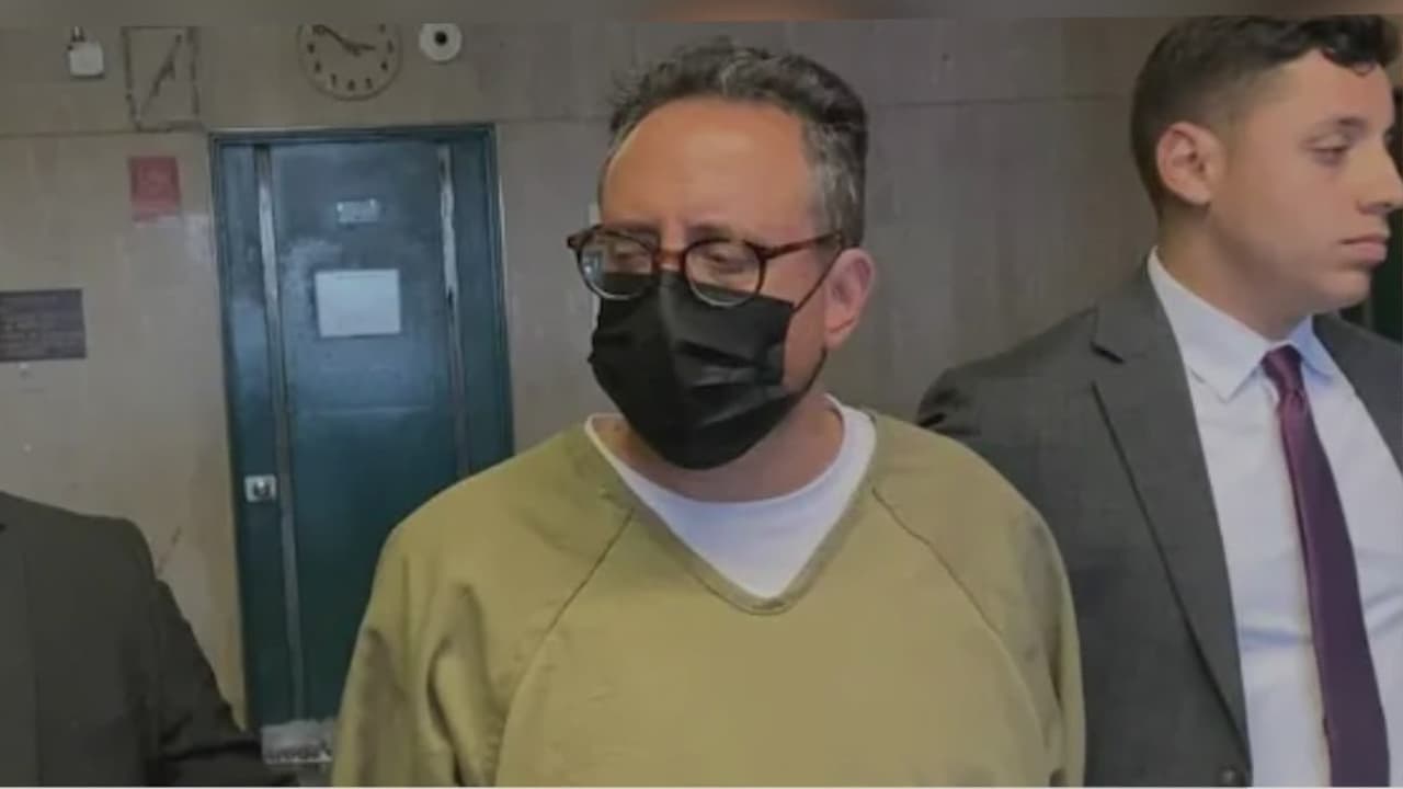 Acusan al 'peor casero de Nueva York' por acosar a sus inquilinos