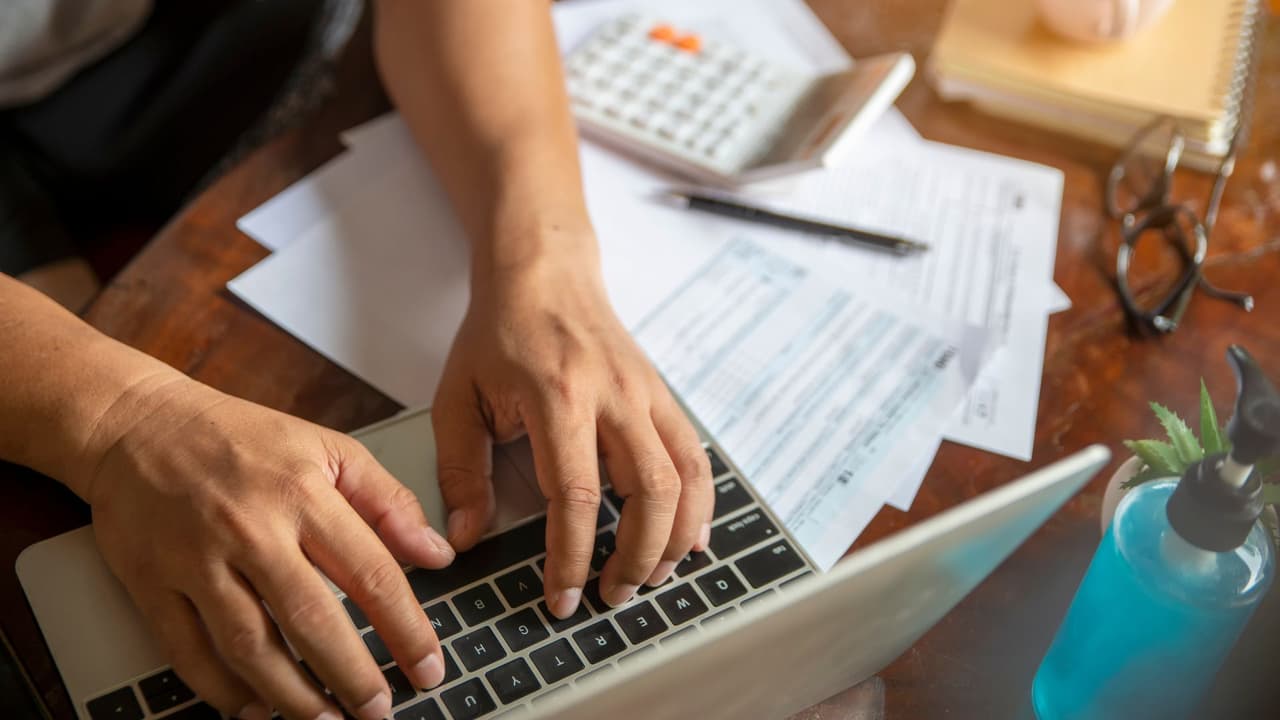 <h3 class="cms-H3-H3">Por qué importa</h3> Para miles de familias hispanas, 
<b>Direct File representó una alternativa gratuita, confiable y en español</b> para cumplir con el IRS.
<br>Su suspensión deja a muchos contribuyentes de ingresos bajos y moderados sin esa opción directa, j
<b>usto antes de la temporada fiscal de 2026.</b>