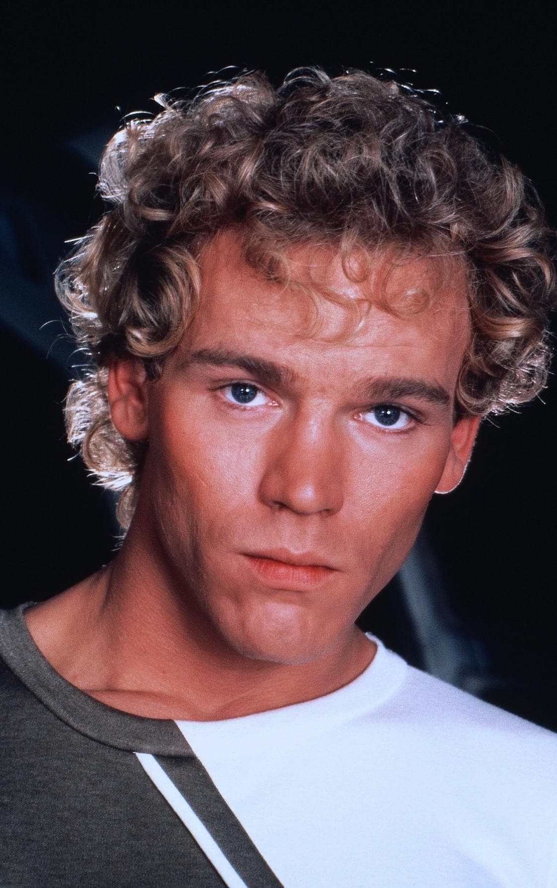 Con igual porcentaje de posibilidades de morir se encuentra Merritt Butrick.