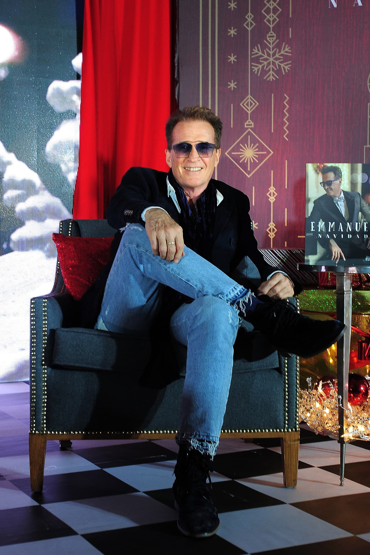 En 2015, el cantante Emmanuel viajó a Chile y fue en el marco de su visita que ofreció una entrevista a Radio Pudahuel, en la que declaró: "Yo no puedo estar a favor del aborto".