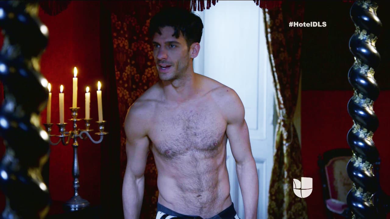 Jamás te iba a dejar alejarte de su lado.