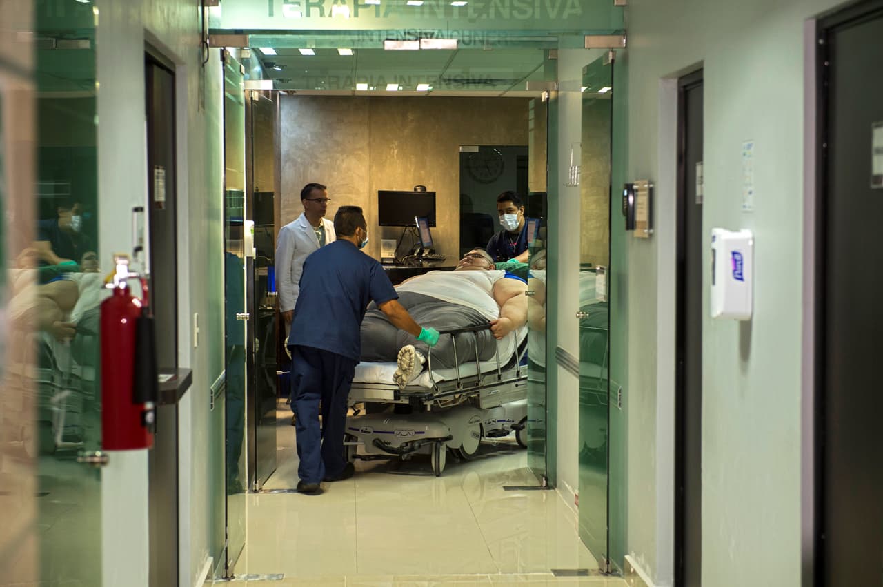 Lo diagnosticaron con
<a href="https://www.univision.com/north-carolina/wuvc/causas-y-tratamiento-del-hipotiroidismo-video">hipotiroidismo</a>,
<a href="https://www.univision.com/temas/hipertension">hipertensión arterial</a>,
<a href="https://www.univision.com/temas/diabetes">diabetes</a> y una obstrucción pulmonar severa, y le indicaron el tratamiento a seguir.