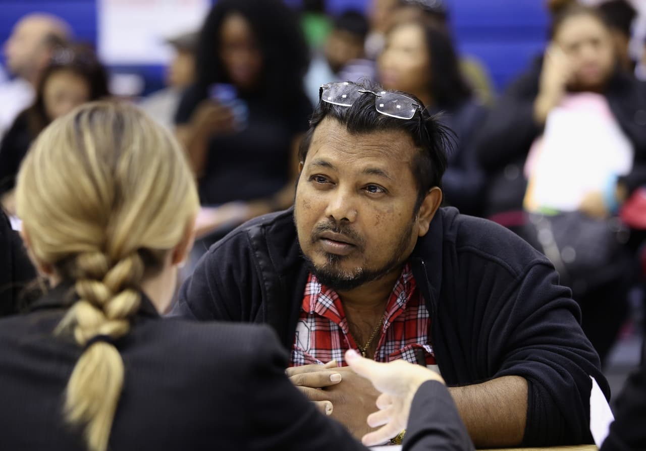 La Casa Blanca ha lanzado iniciativas para incrementar el número de inmigrantes naturalizados, y un buen número de voluntarios se ha mostrado dispuesto a ayudar a gente que tras décadas de vivir en este país, quiere saber cómo puede solicitar su ciudadanía y participar en la próxima votación presidencial.