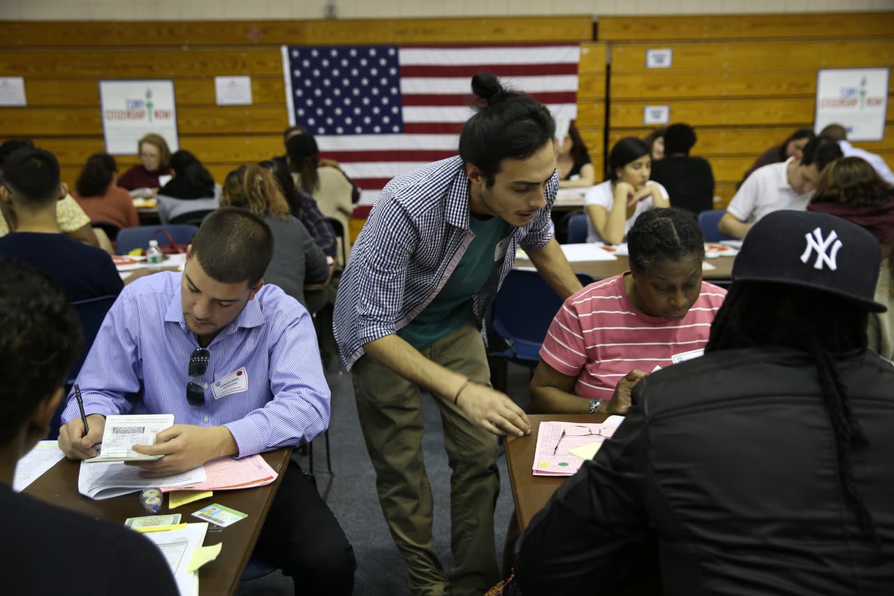 Información de los Servicios de Ciudadanía e Inmigración revela que entre el 1 de octubre y el 31 de diciembre de 2015, este 187,635 inmigrantes legales solicitaron la ciudadanía, casi 24,000 más que el año pasado en ese mismo período.