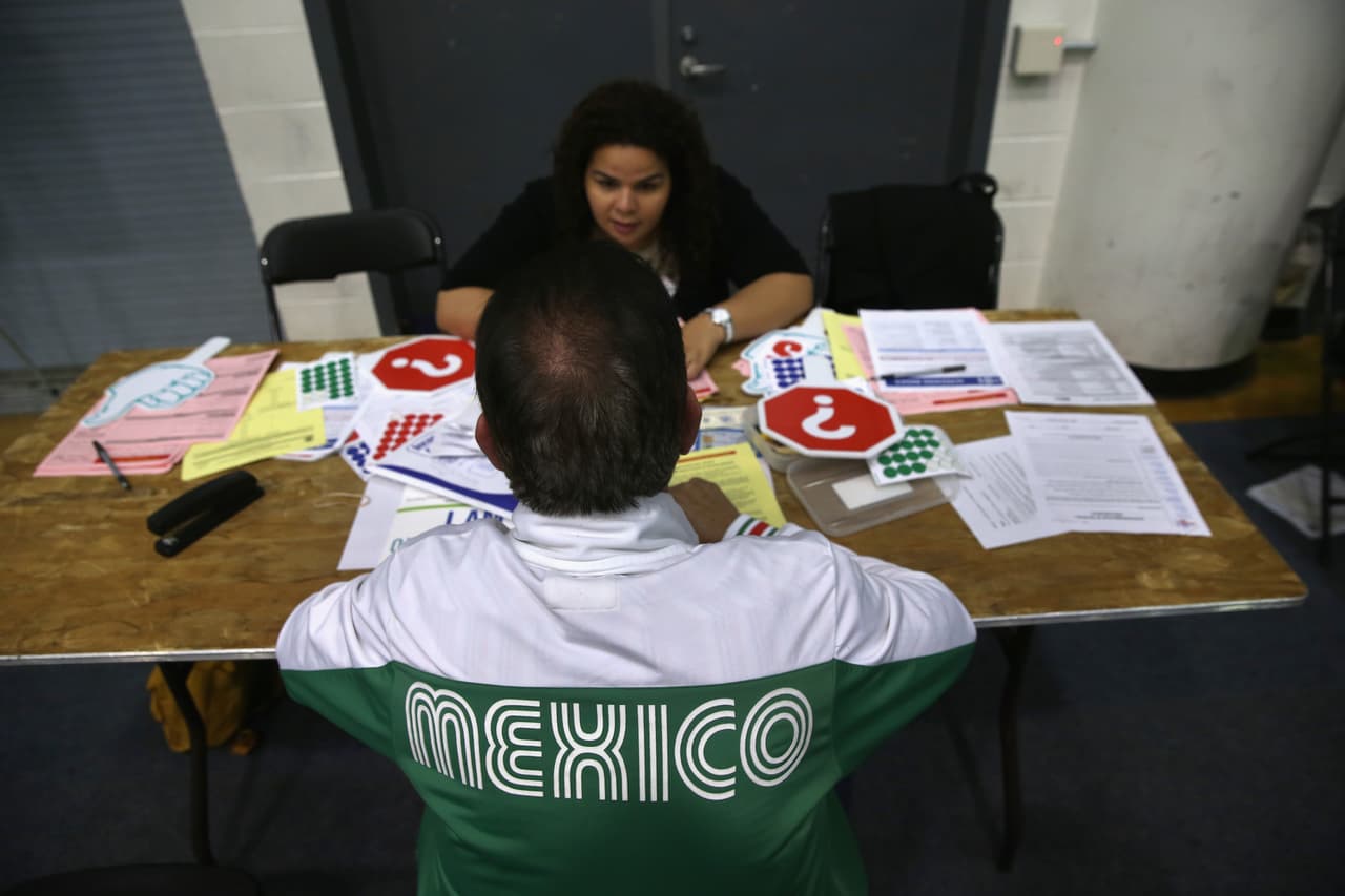 Diversas agrupaciones no lucrativas se han sumado a la campaña nacional del presidente Barack Obama para promover que los inmigrantes legales opten por la ciudadanía.