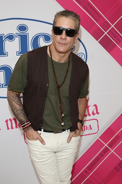 "Hay que escuchar a las mujeres porque de verdad que es difícil este acoso que siempre ha existido. Pero yo a las mujeres las amo", insistió.