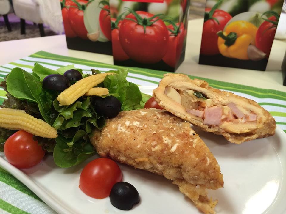 El Chef Omar Sandoval nos enseña a preparar unas deliciosas milanesas hawaiianas.