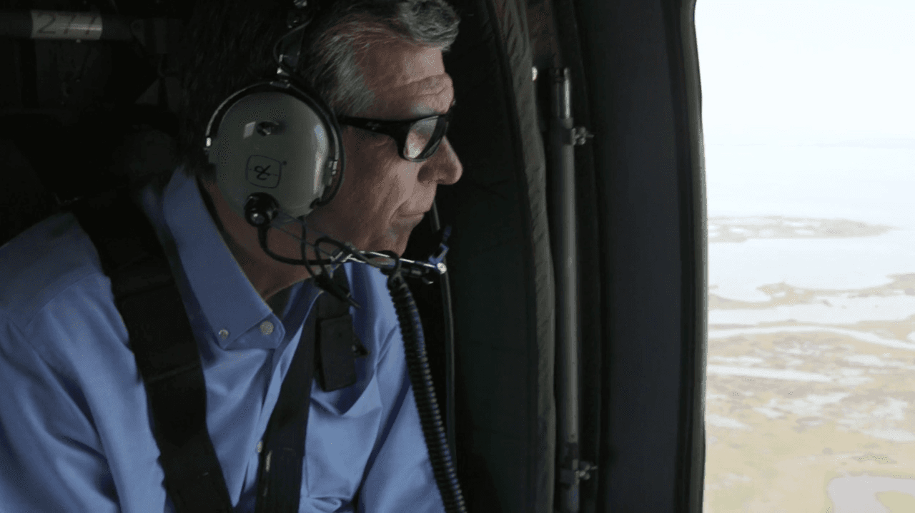 Gobernador de Carolina del Norte visita lugares afectados por el huracán Dorian