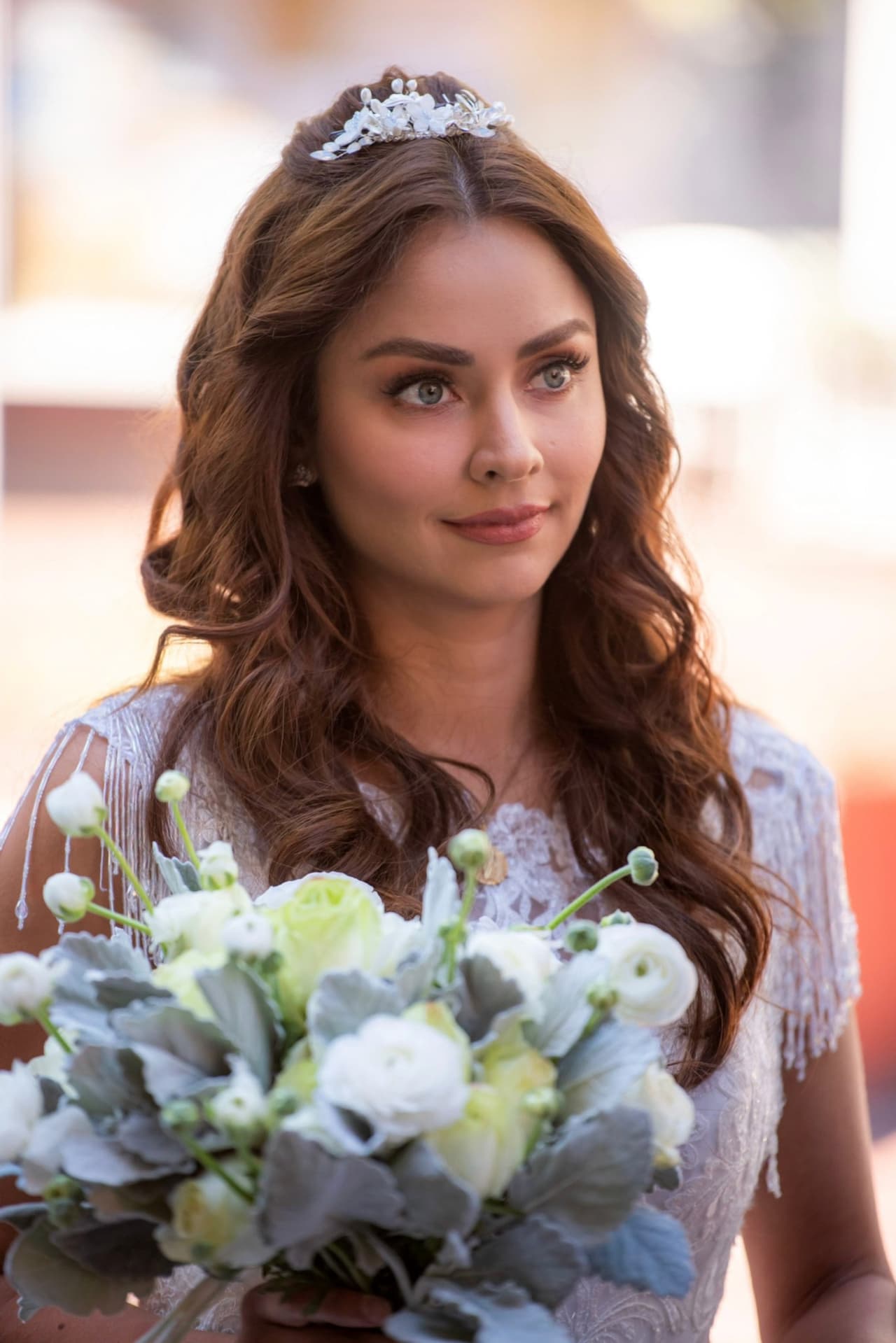 "A ver no sé, no se sabe", dijo entre risas a las cámaras del matutino. Comentó que por ahora no ha pensado en casarse por segunda vez, pero agregó el dicho "nunca, digas nunca".